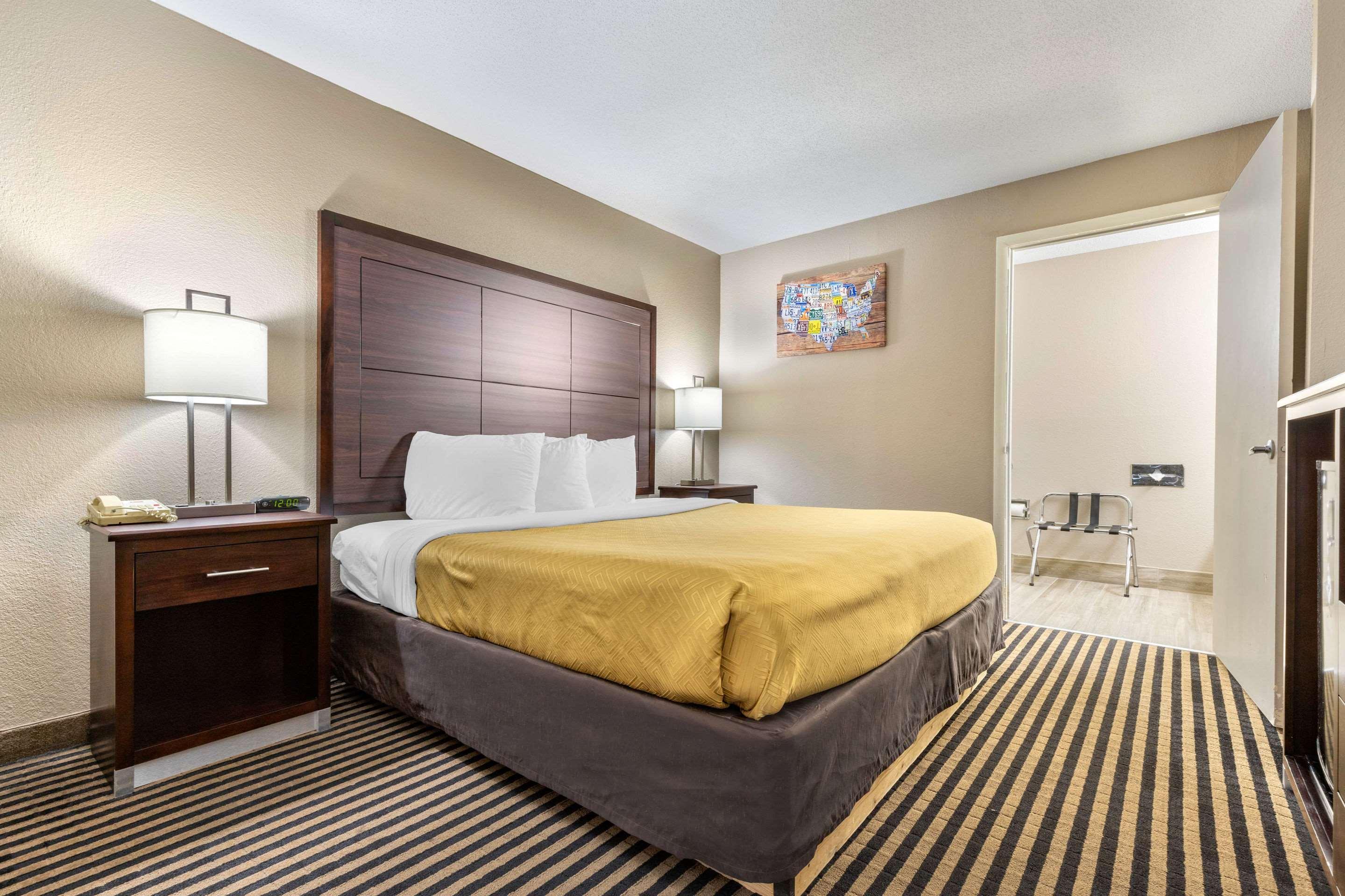Econo Lodge Florence Bagian luar foto