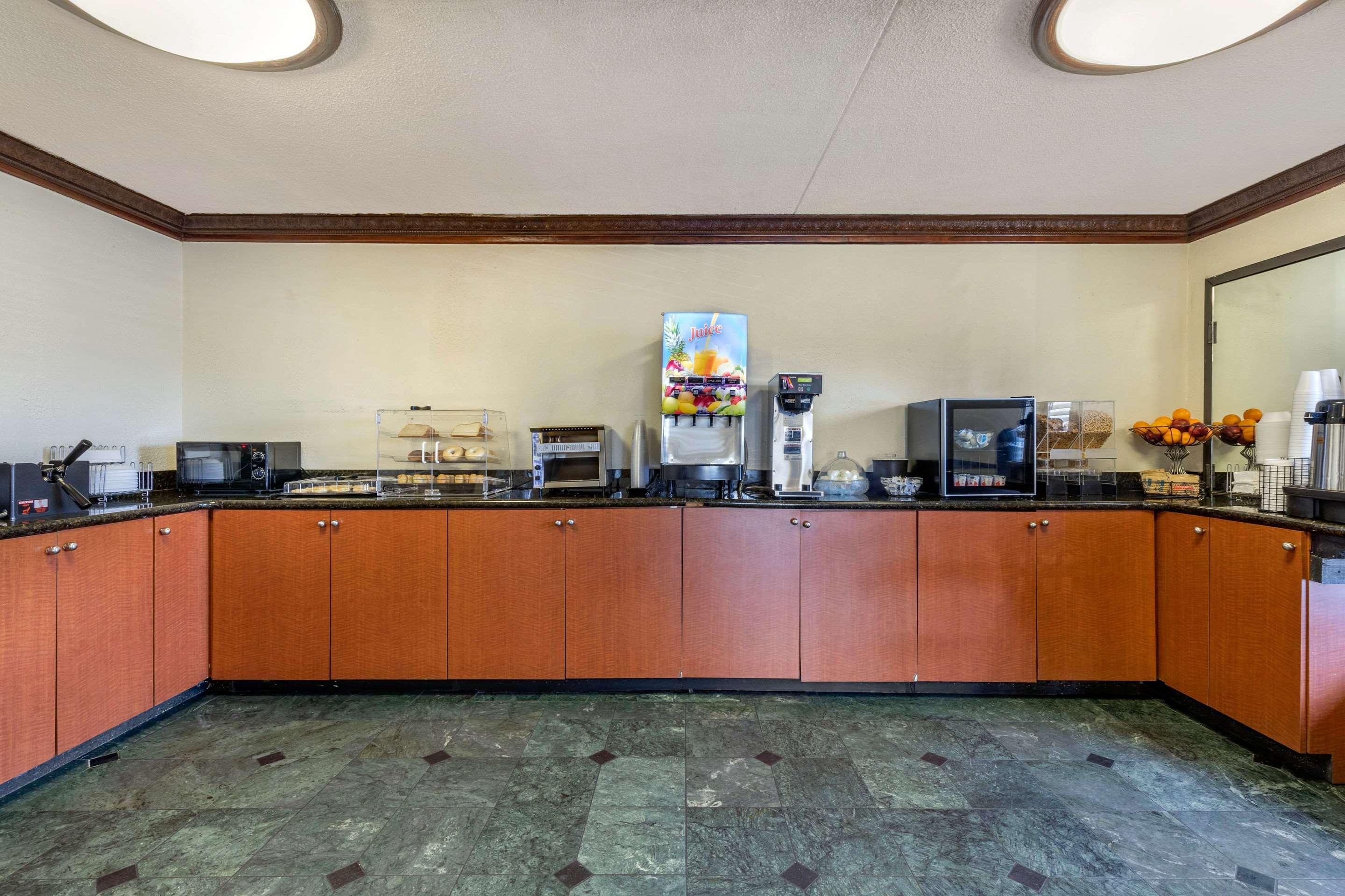Econo Lodge Florence Bagian luar foto