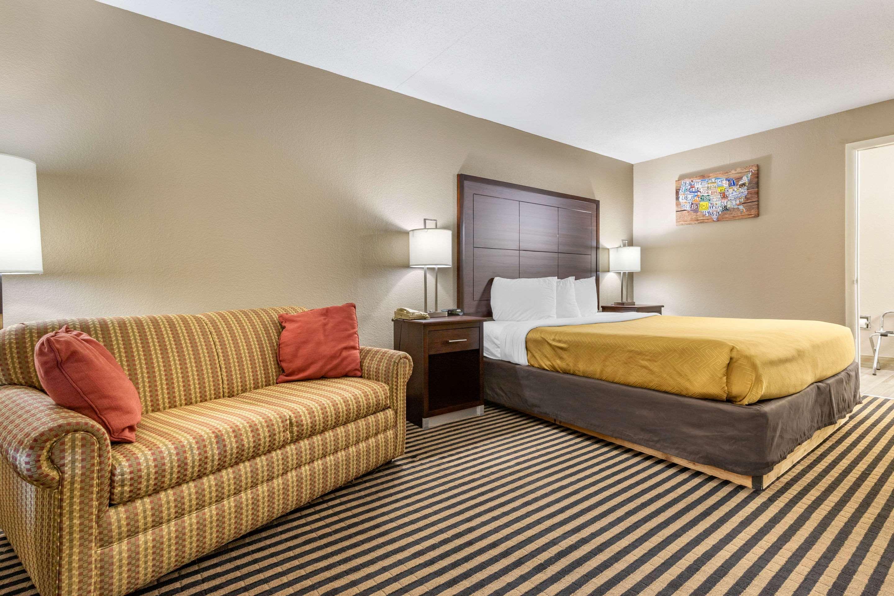 Econo Lodge Florence Bagian luar foto