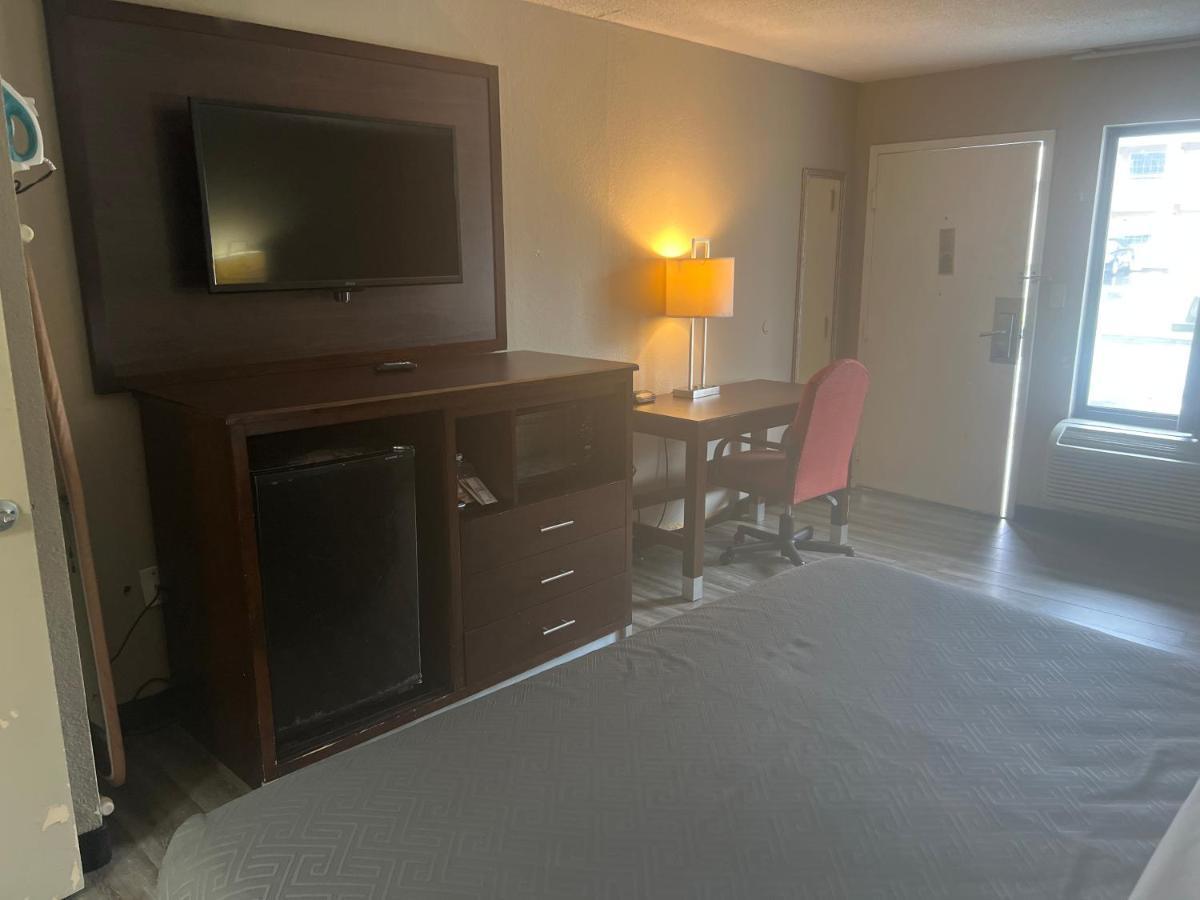 Econo Lodge Florence Bagian luar foto