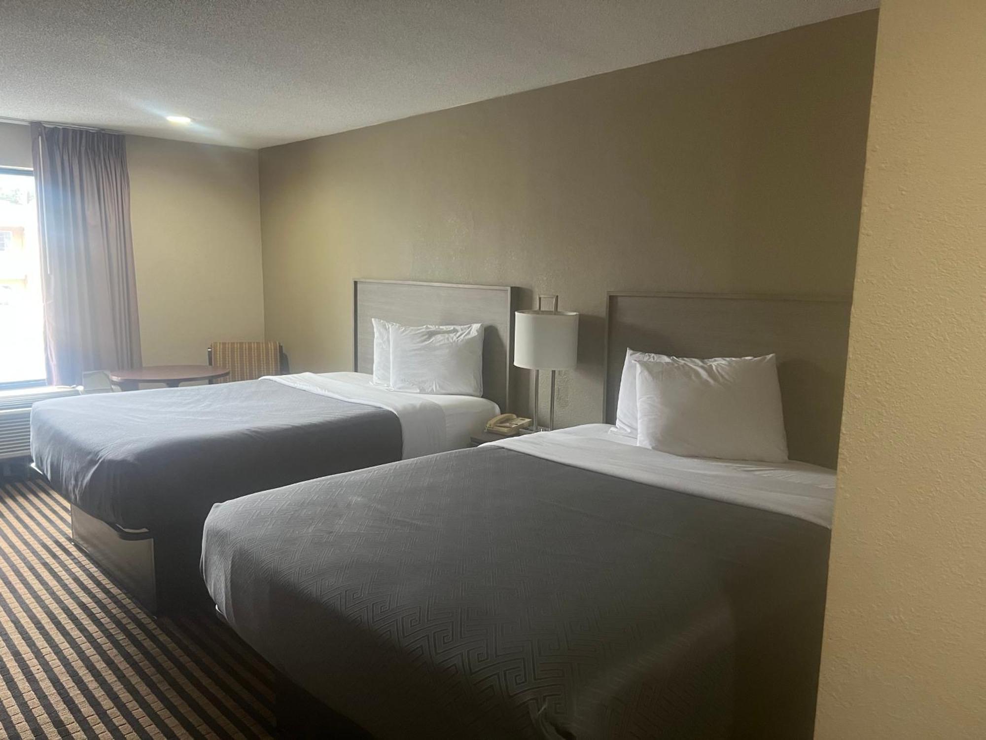 Econo Lodge Florence Bagian luar foto