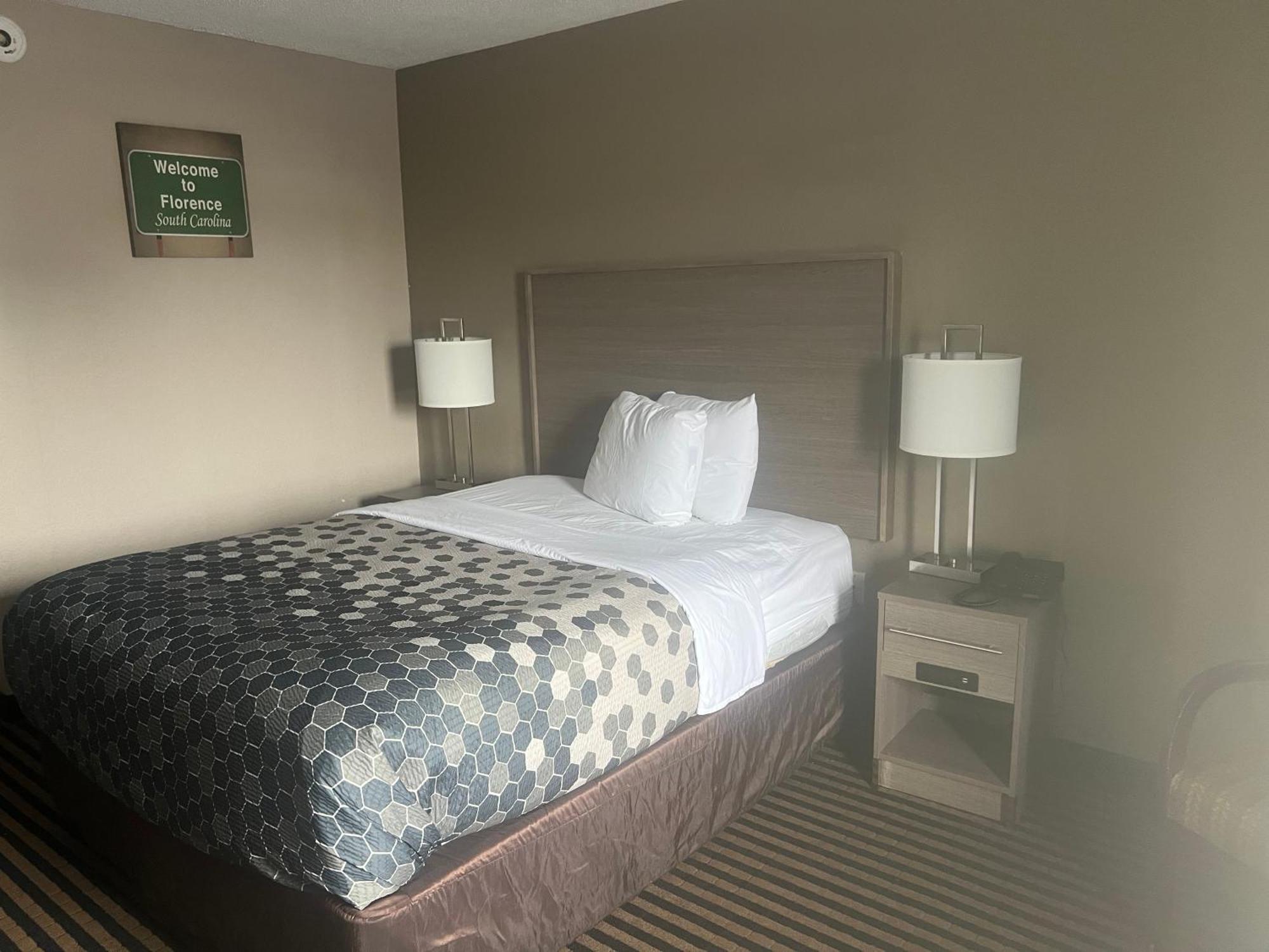 Econo Lodge Florence Bagian luar foto